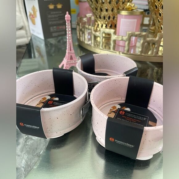 Set Of 3 MasterClass Pink Mini Cake Pans Set - Picture 5 of 7